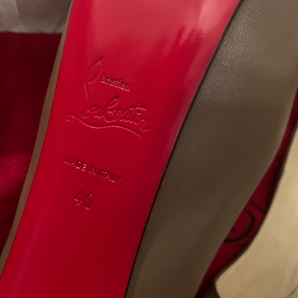 Christian Louboutin - Picture 12 of 15